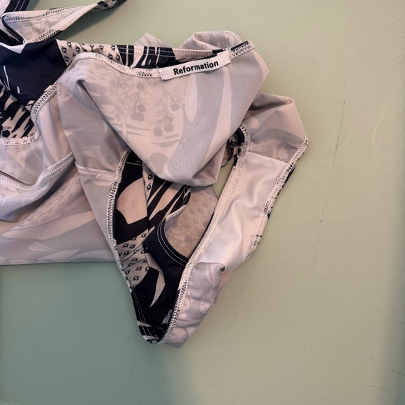 Reformation One Piece Swimsuit - Picture 3 of 6